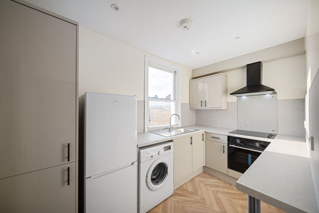 Property photo 2 of 8 Photo 2