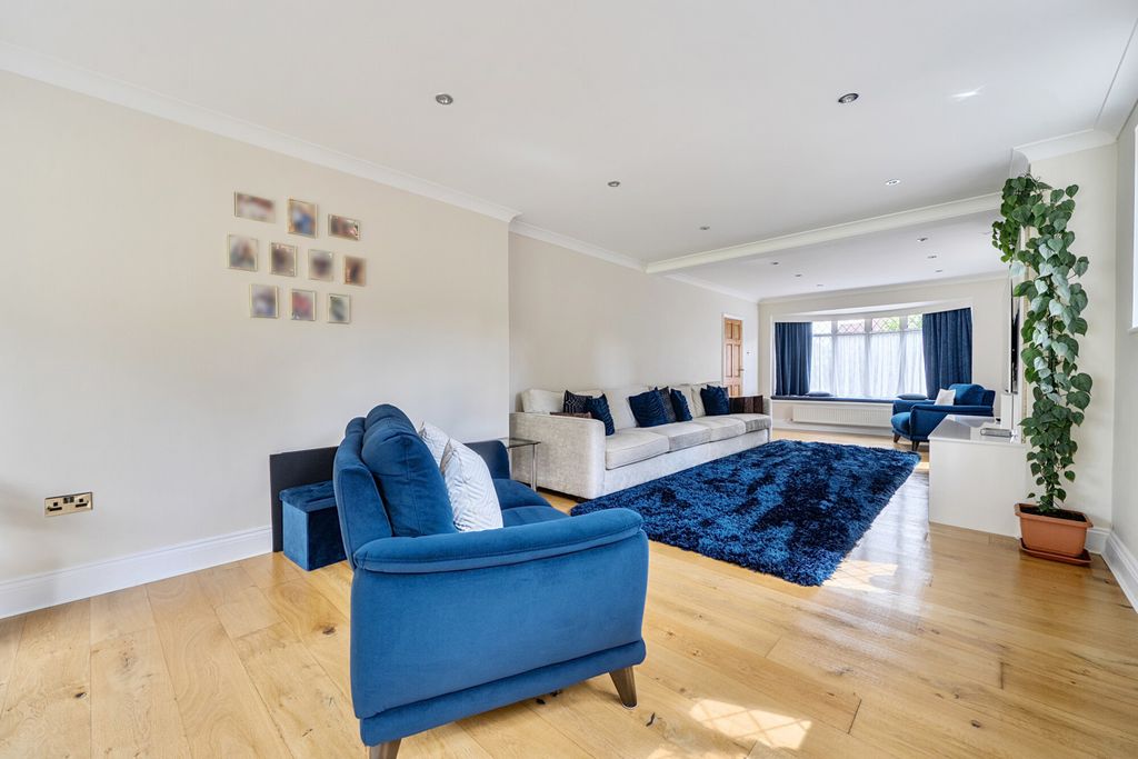 Property photo 3 of 23 1456111-9-69Fc785...