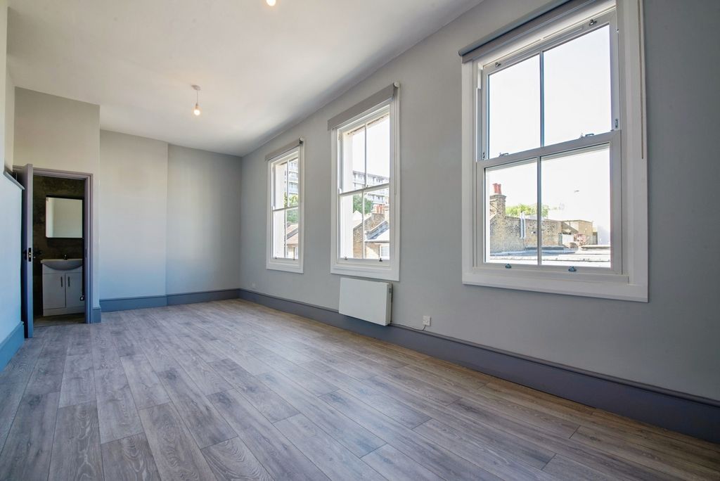 Property photo 1 of 14 Reception/Bedroom