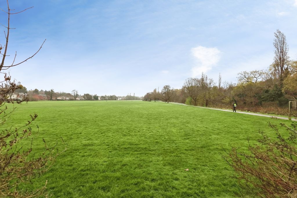 Property photo 1 of 19 Views