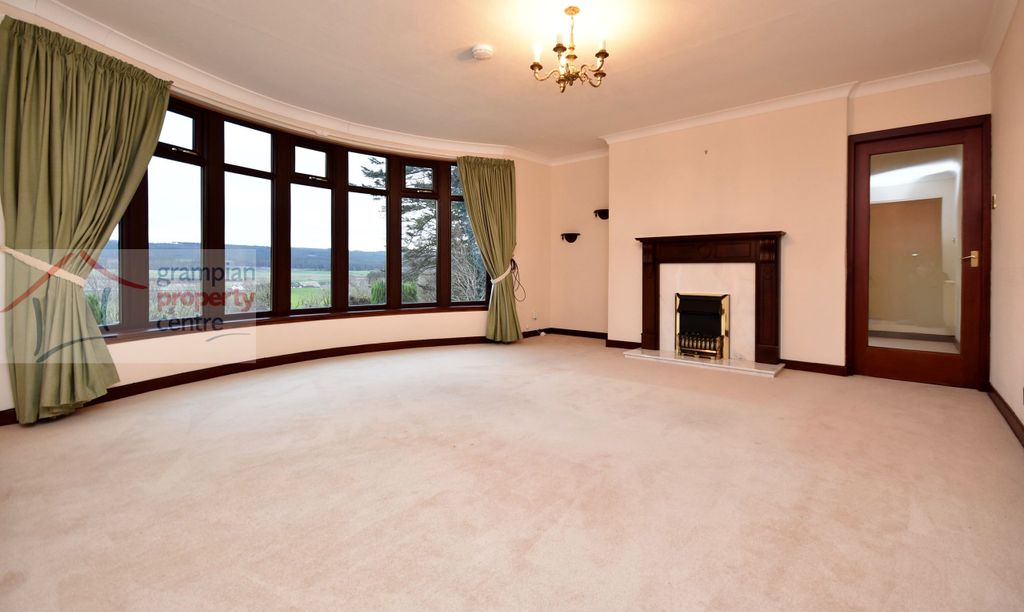 Property photo 3 of 30 Lounge .Jpg