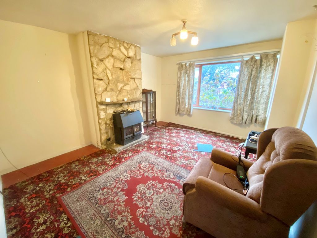 Property photo 2 of 12 Lounge