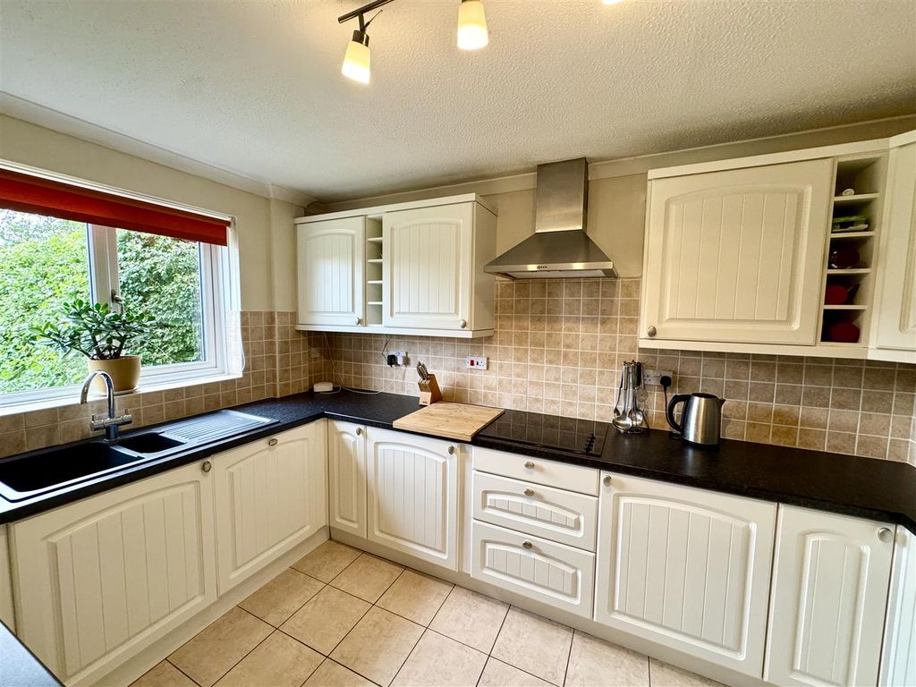 Property photo 2 of 13 Kitchen