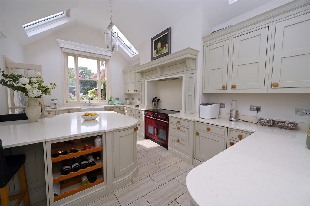 Property photo 3 of 36 Kitchen 3.Jpg