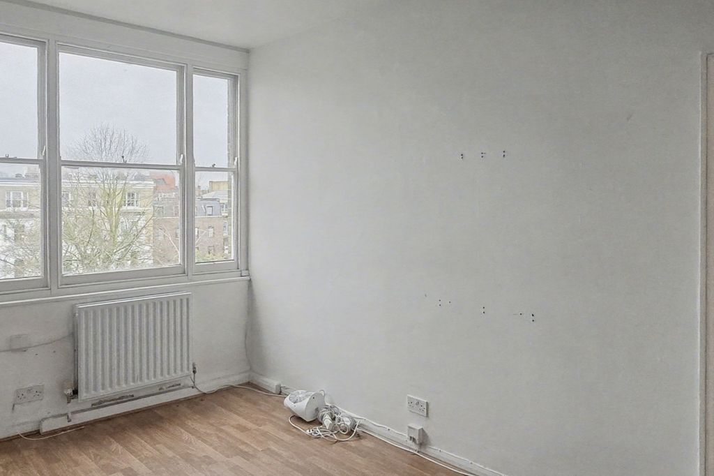 Property photo 3 of 9 26D Westcroft Square, Stamford Brook, London W6 0Td