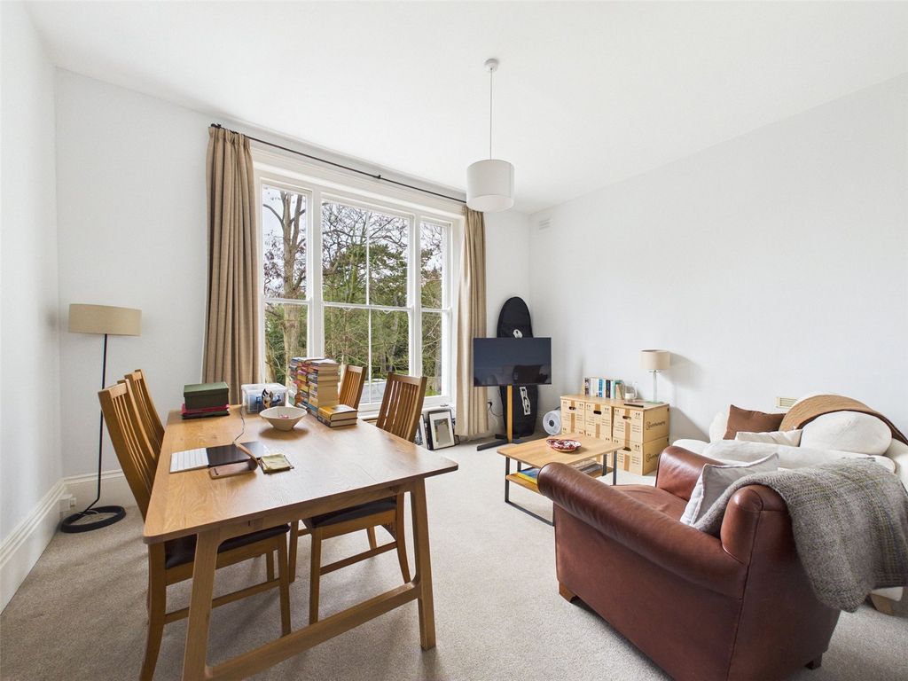 Property photo 2 of 5 Picture No. 12