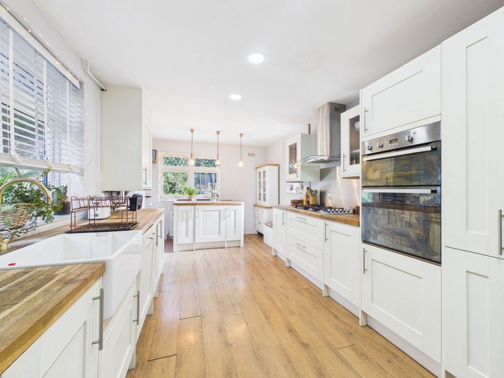 Property photo 3 of 12 5547294