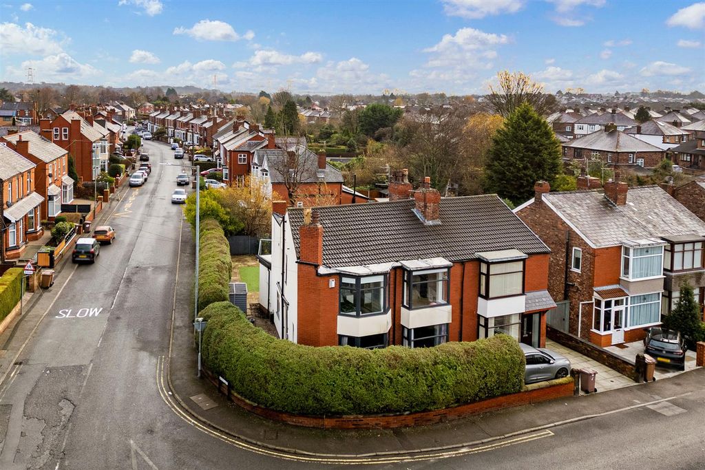 Property photo 1 of 26 2 Old Lane50.Jpg