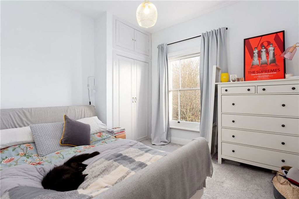 Property photo 3 of 6