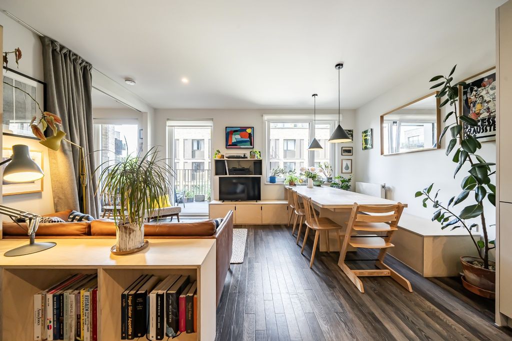 Property photo 1 of 16 5193470