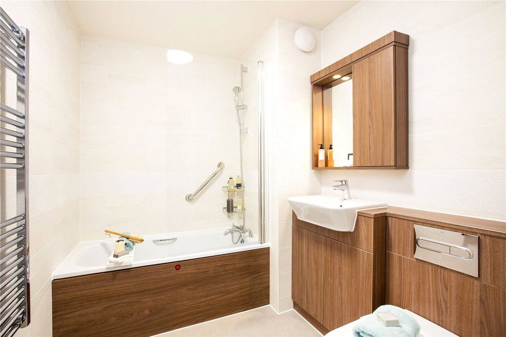 Additional image 9 of 2 bed flat for saleDovehouse Lodge, Wratten Road, Hitchin SG5