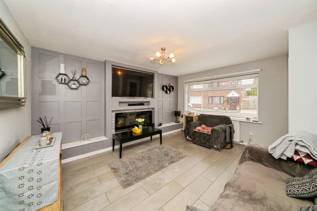 Property photo 2 of 14
