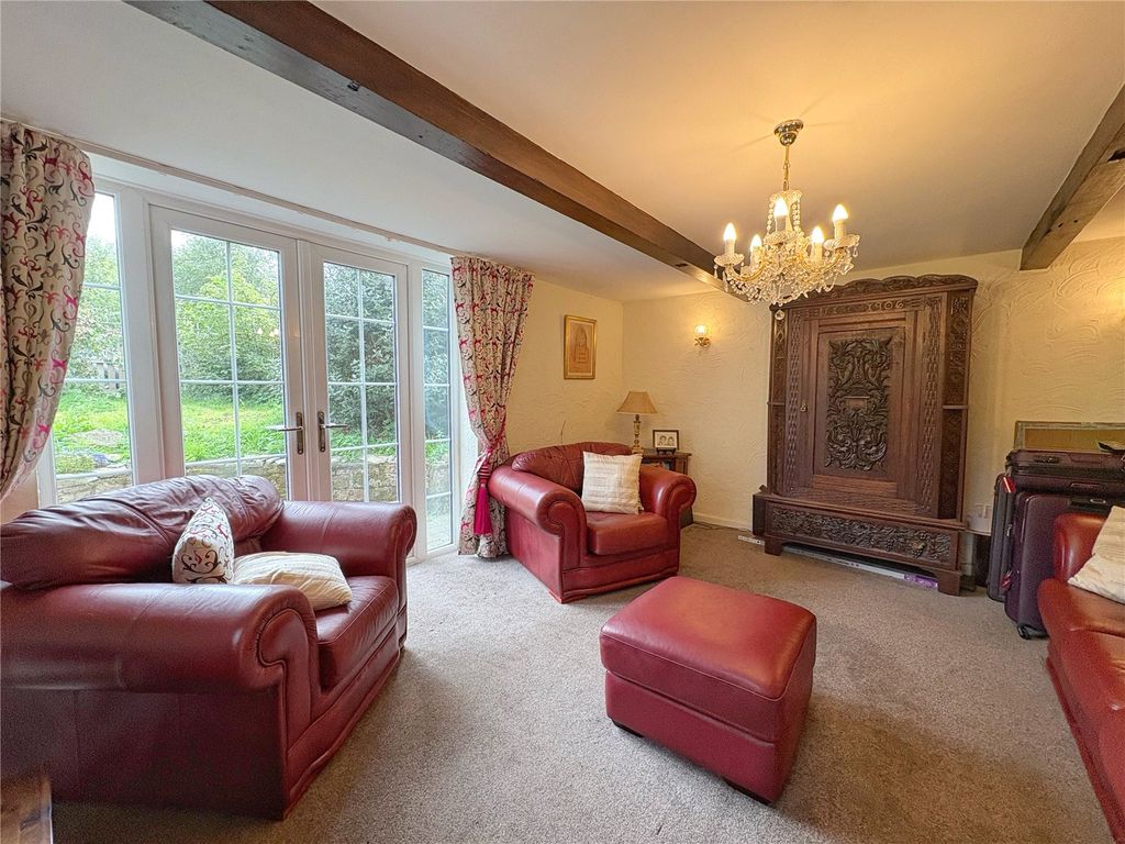 Property photo 2 of 22 Lounge