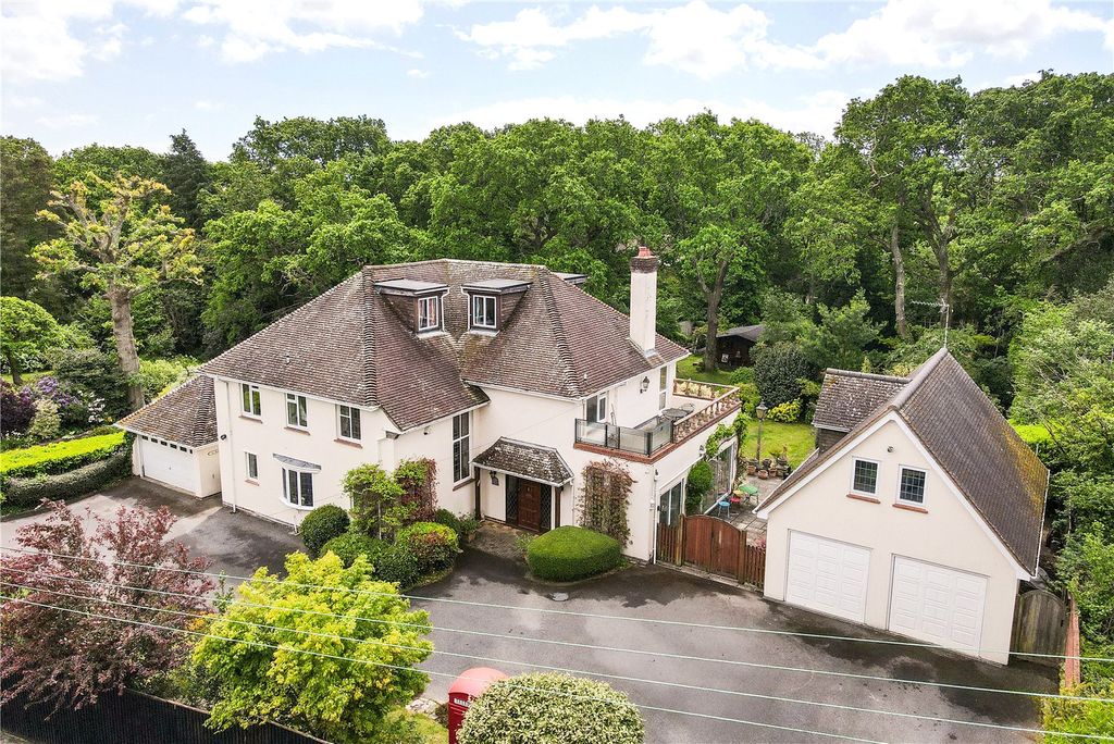 Property photo 1 of 58 Picture No. 60