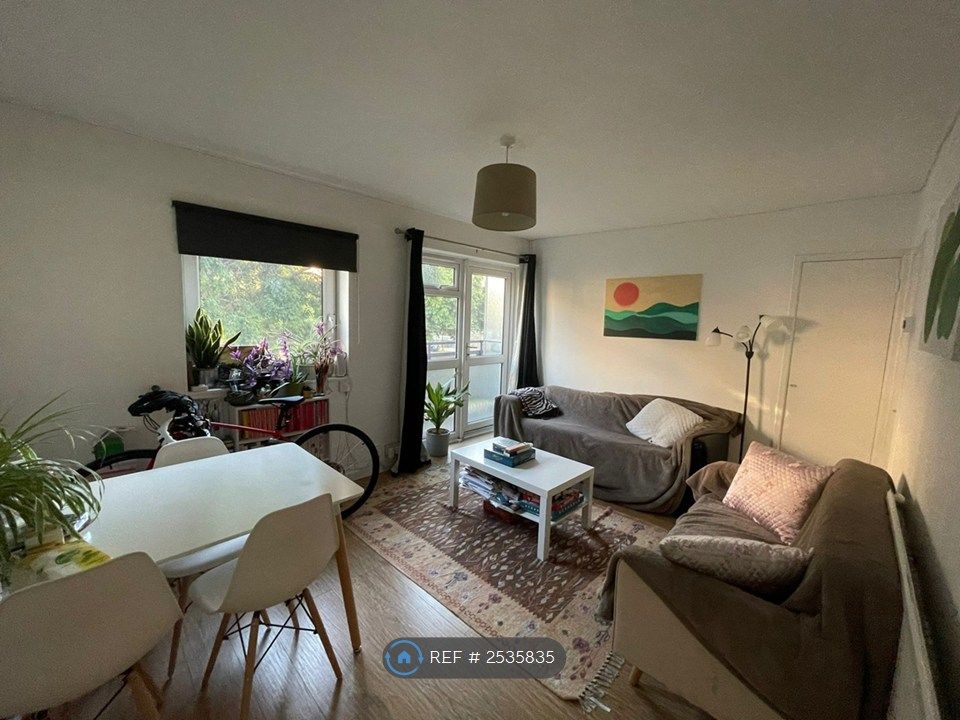 Property photo 3 of 6 Living Room