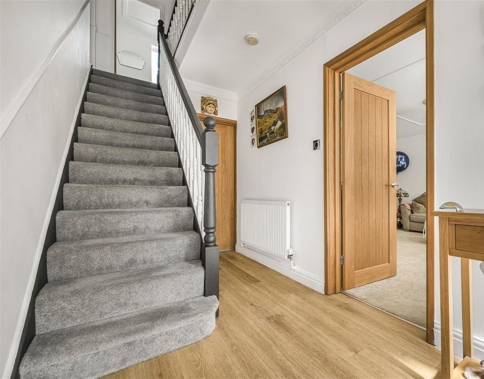 Property photo 2 of 17 Hallway