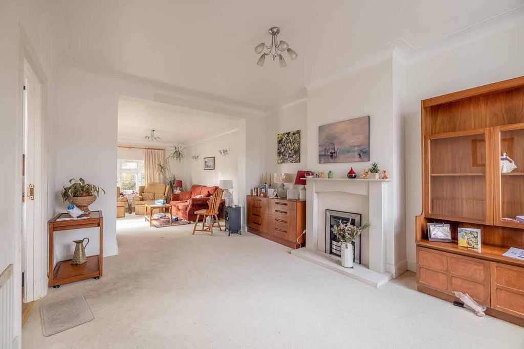 Property photo 3 of 14