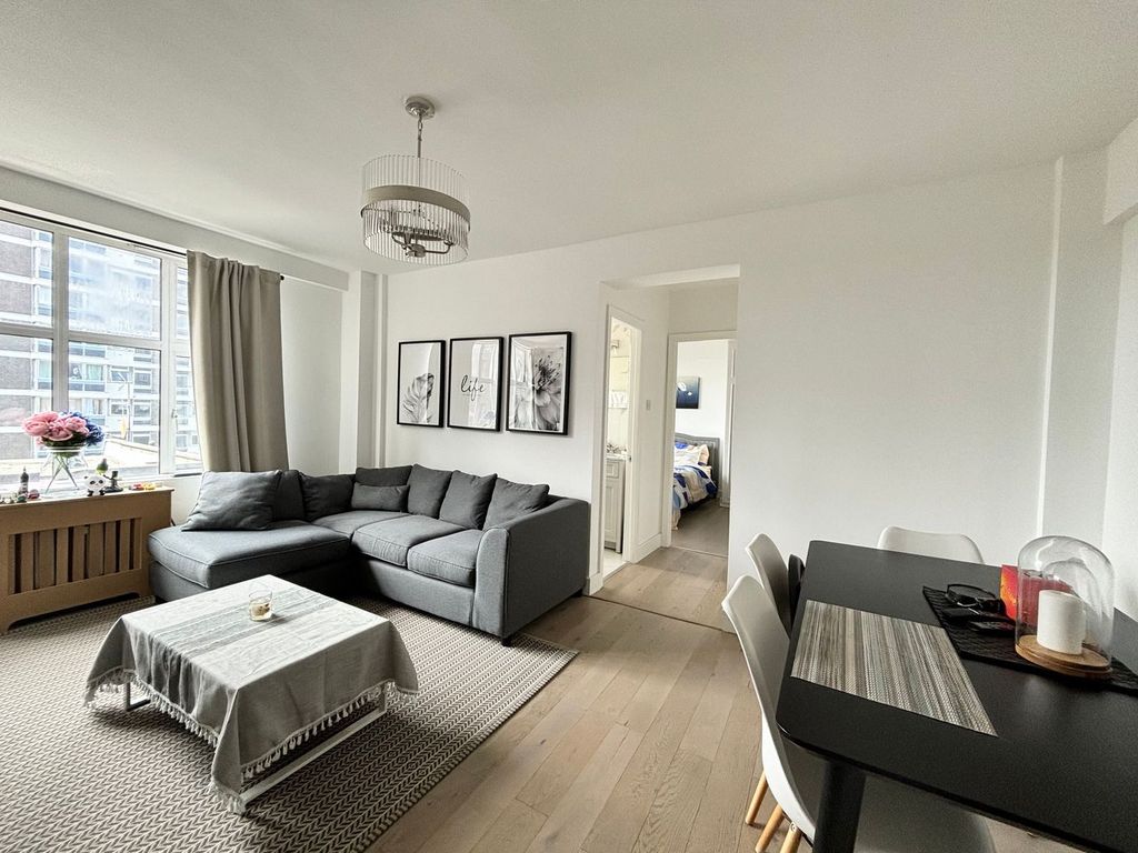 Property photo 1 of 28 Living Room