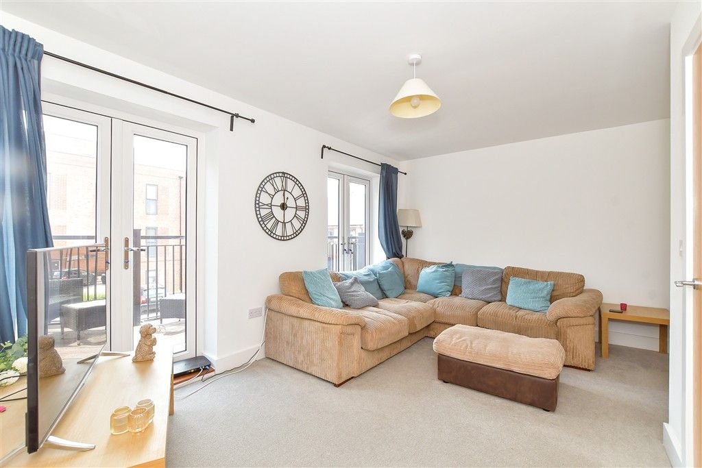 Property photo 2 of 4 Lounge