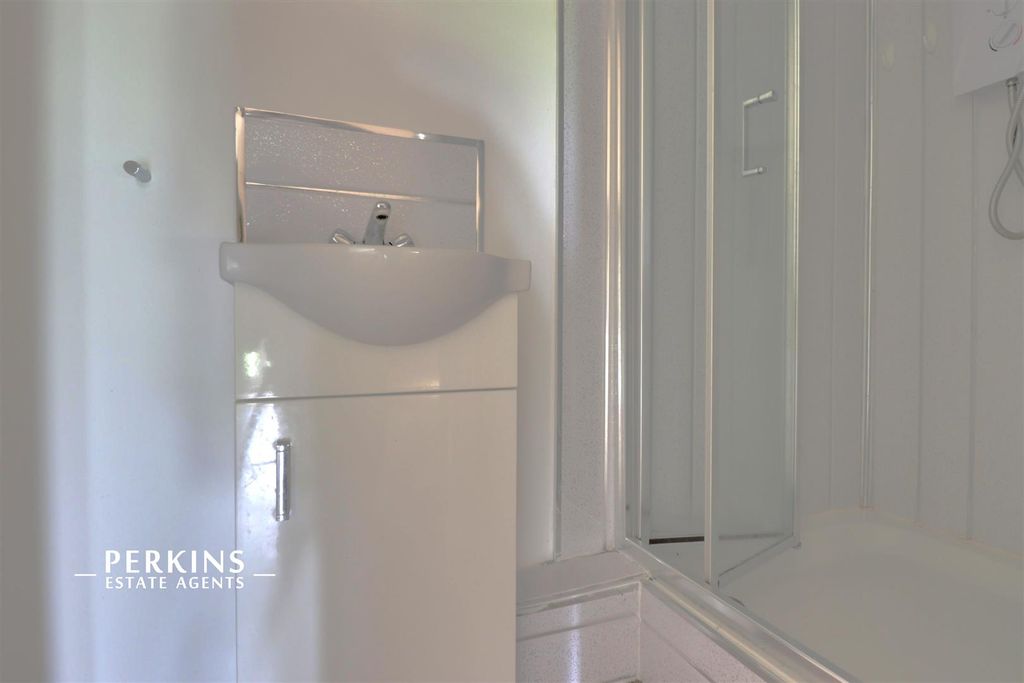 Property photo 3 of 4 Bath.Jpg