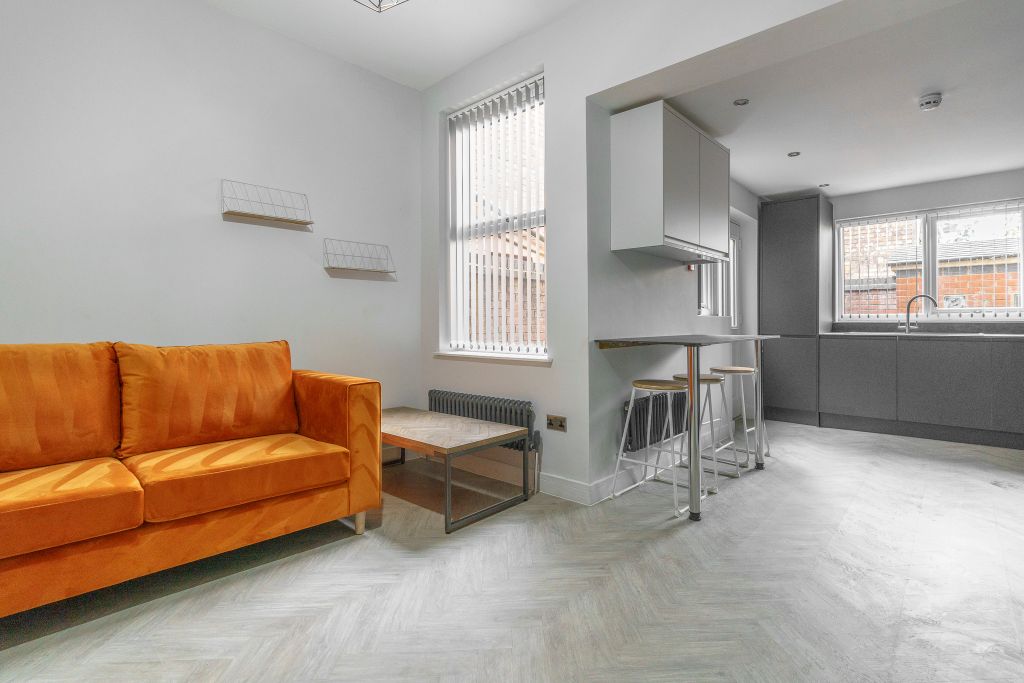 Property photo 2 of 41