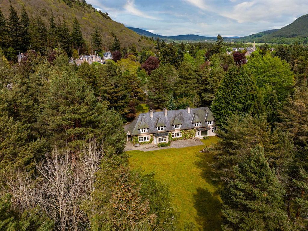 Property photo 1 of 14 Front Aerial