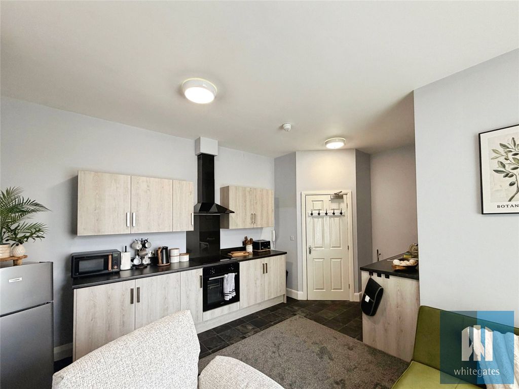 Property photo 2 of 9 Picture No. 28