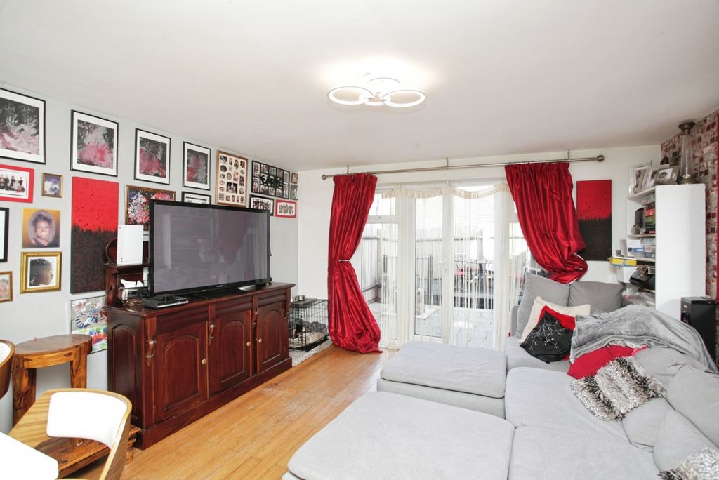 Property photo 2 of 18 Pbox-Img.Jpg