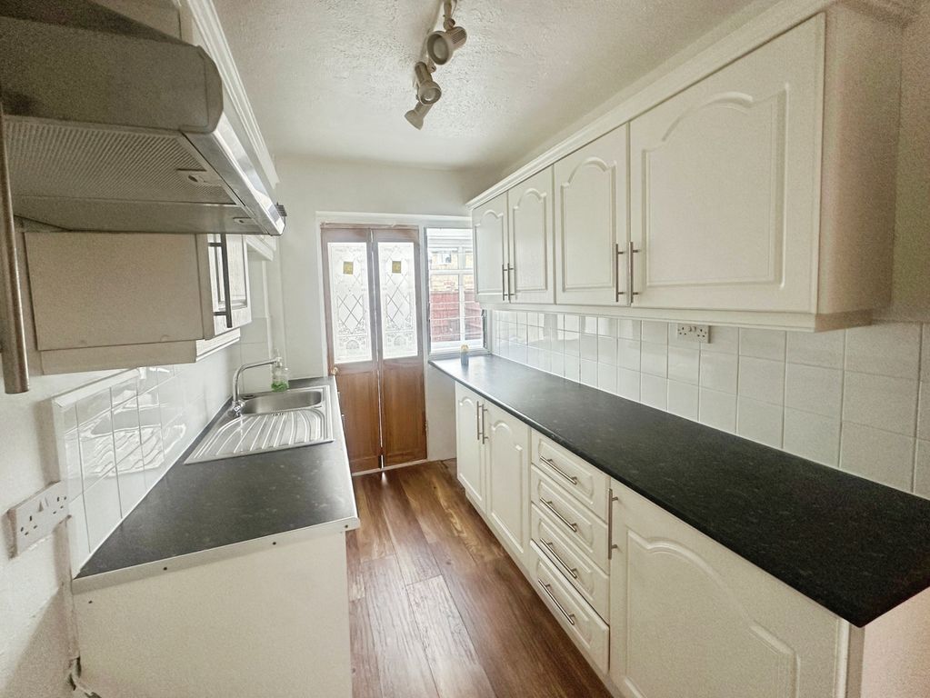 Property photo 3 of 13 Kitchen