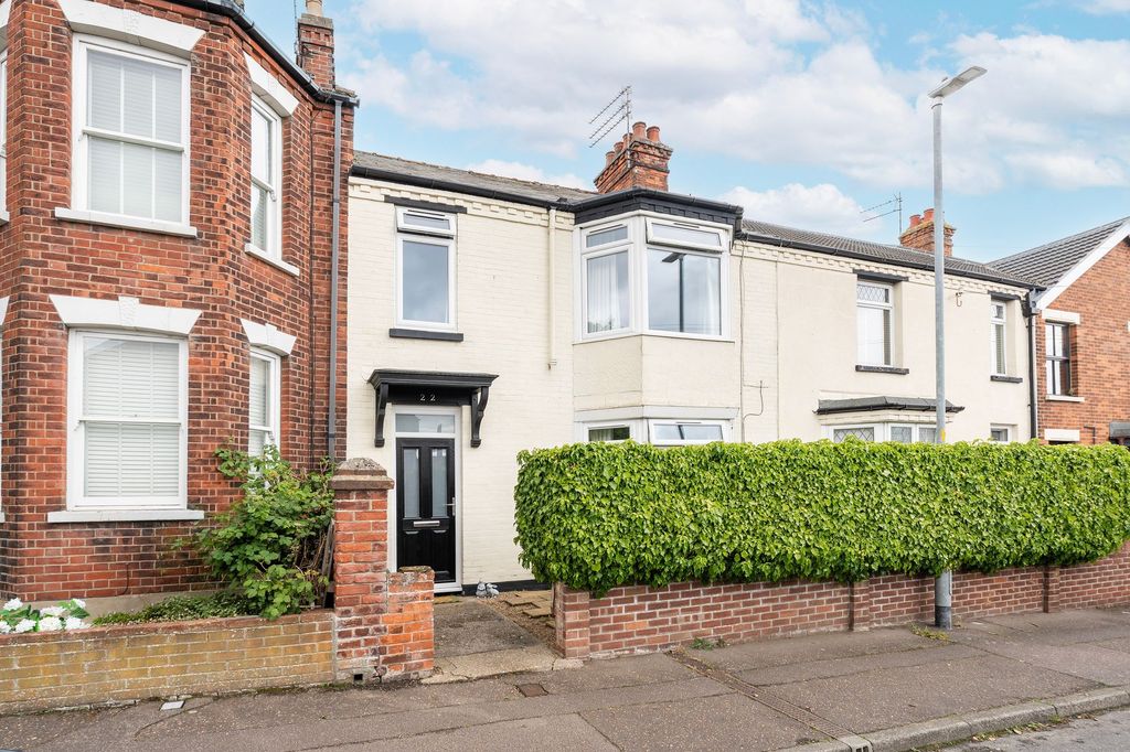 Property photo 1 of 18