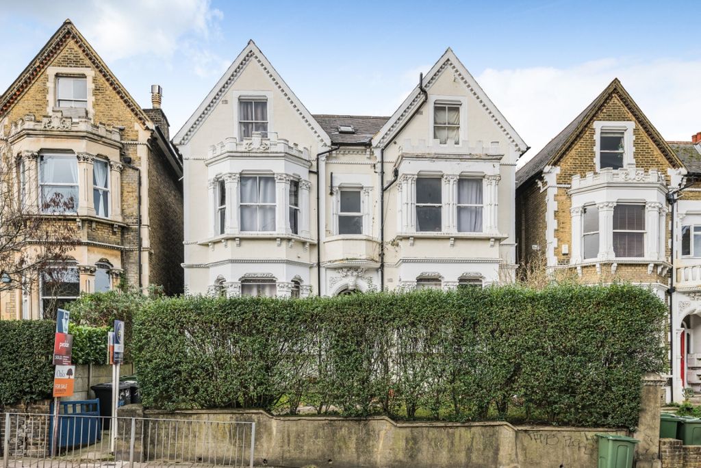 Property photo 1 of 8 815033 (1)
