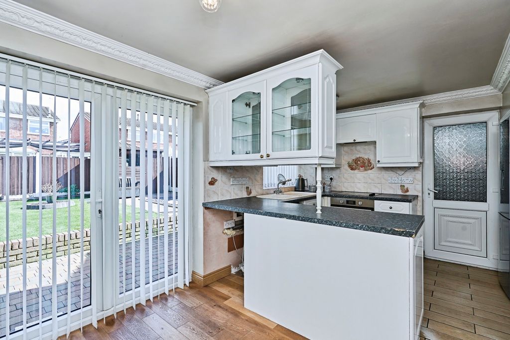 Property photo 3 of 17