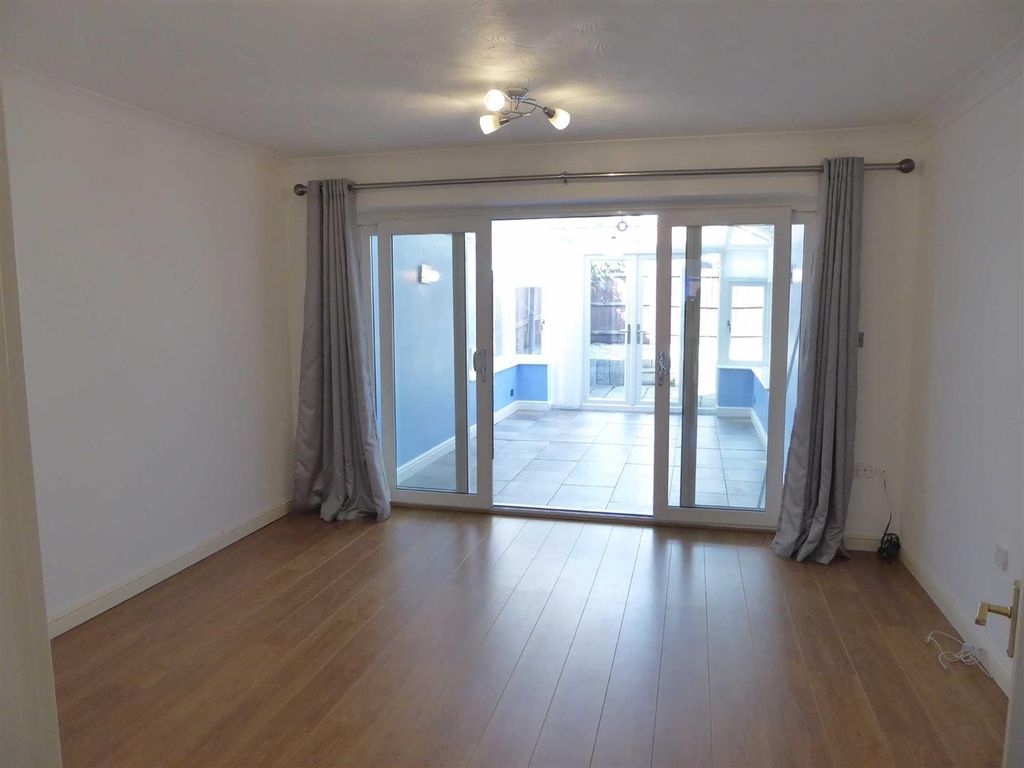 Property photo 3 of 20 Lounge Diner