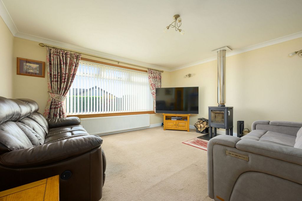 Property photo 3 of 35