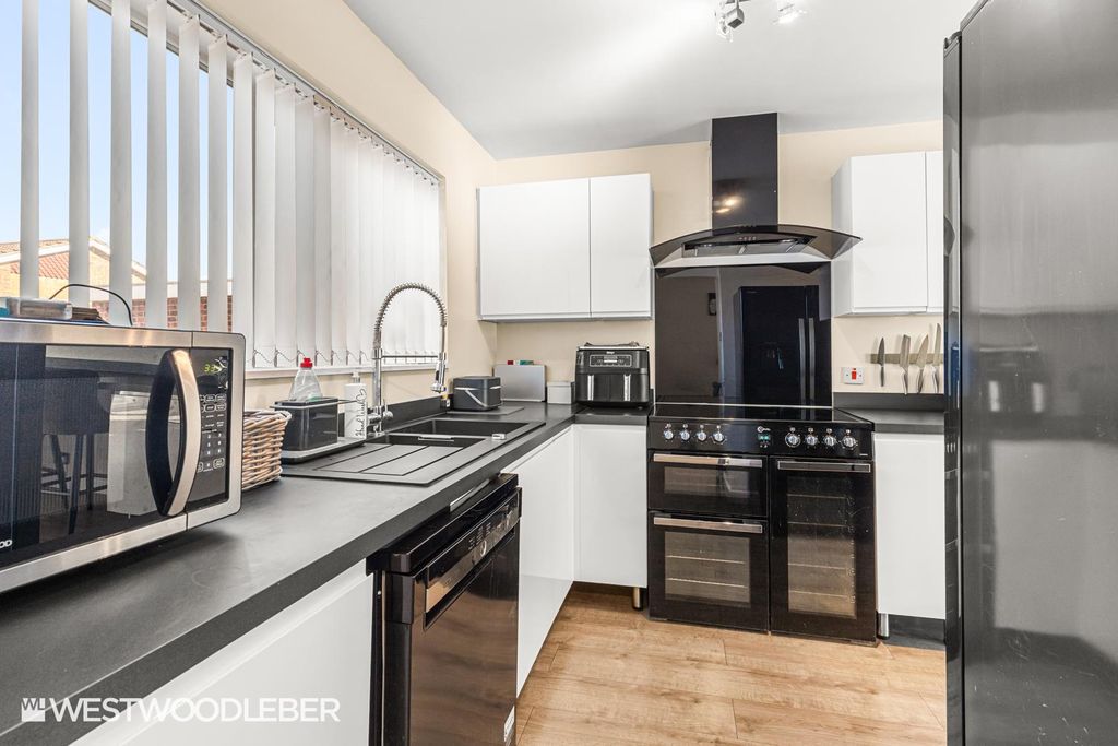 Property photo 3 of 32 Bridleclose_16.Jpg
