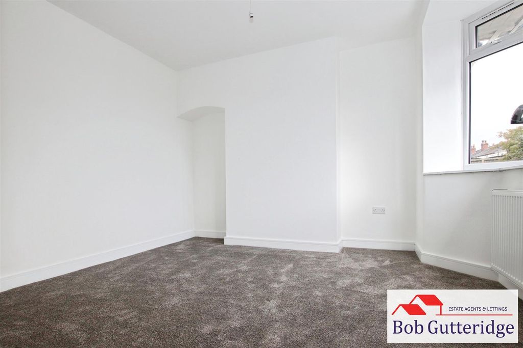 Property photo 3 of 22 Bay Fronted Lounge