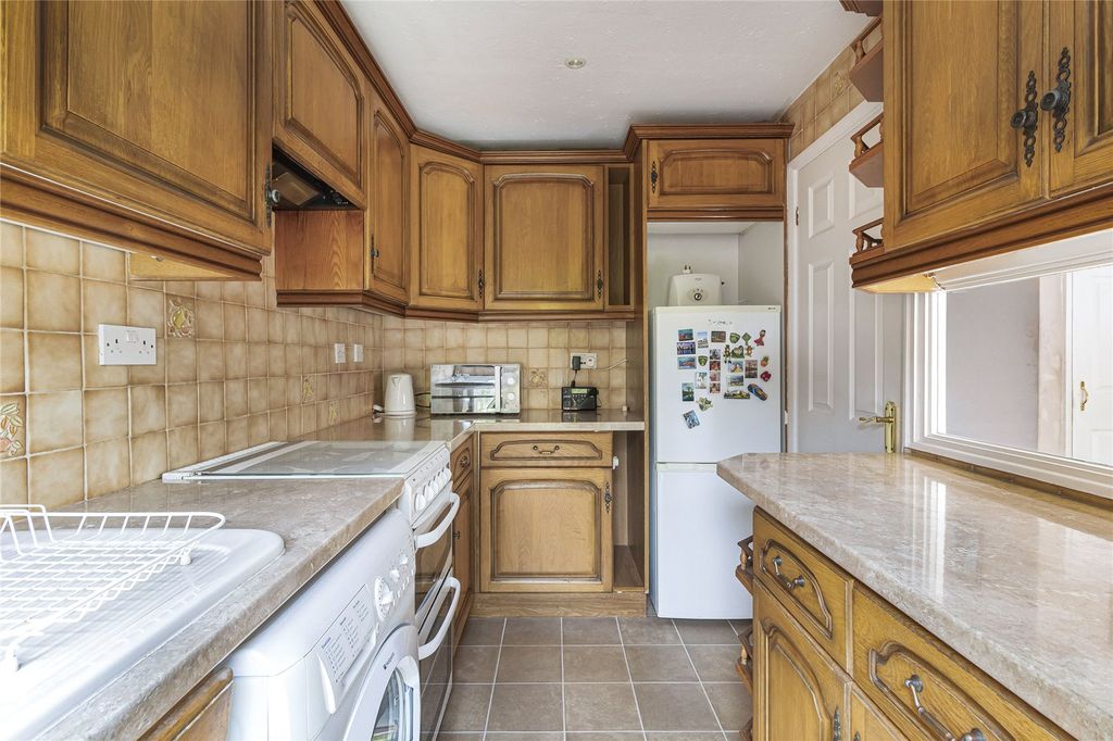 Property photo 3 of 18 Kitchen