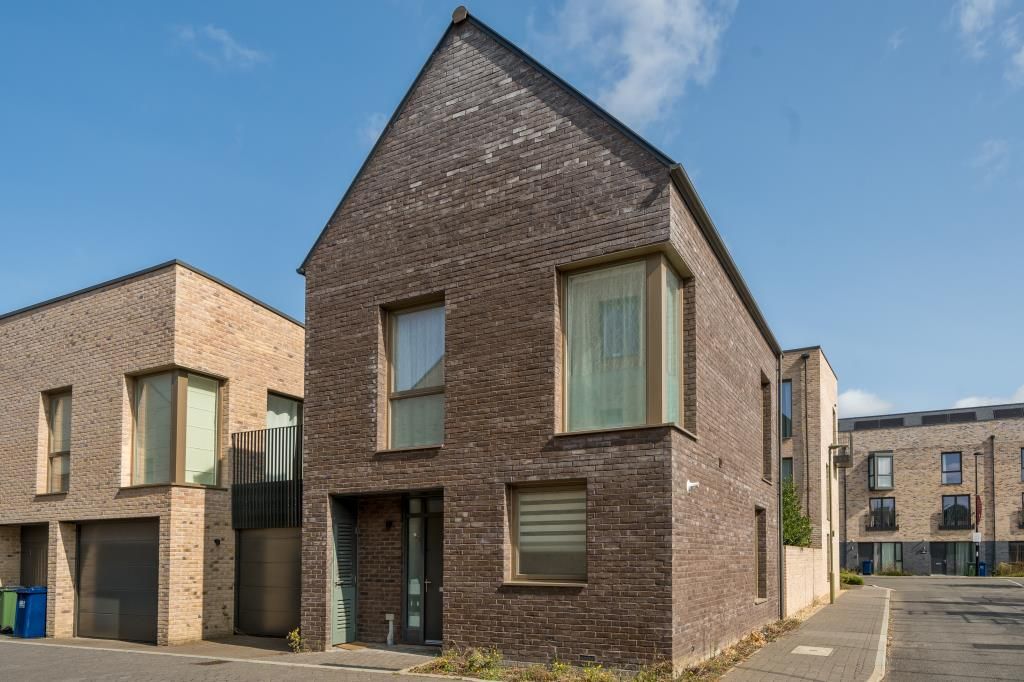 Property photo 1 of 11 External Front