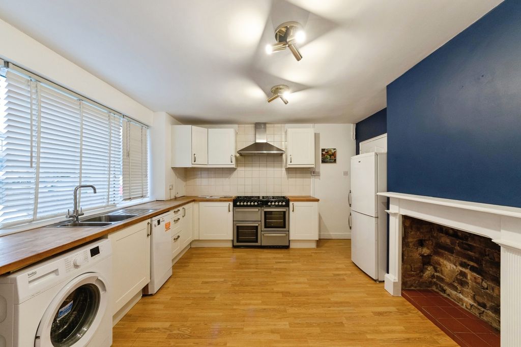 Property photo 2 of 22 Pbox-Img.Jpg
