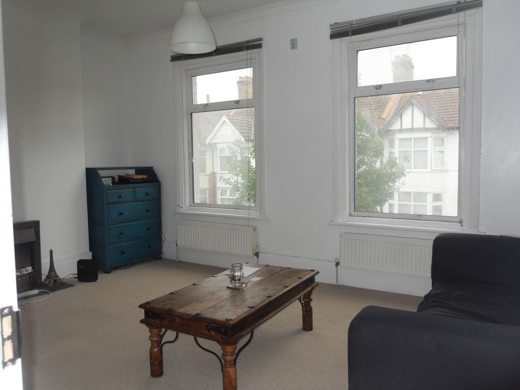 Property photo 2 of 7 Lounge