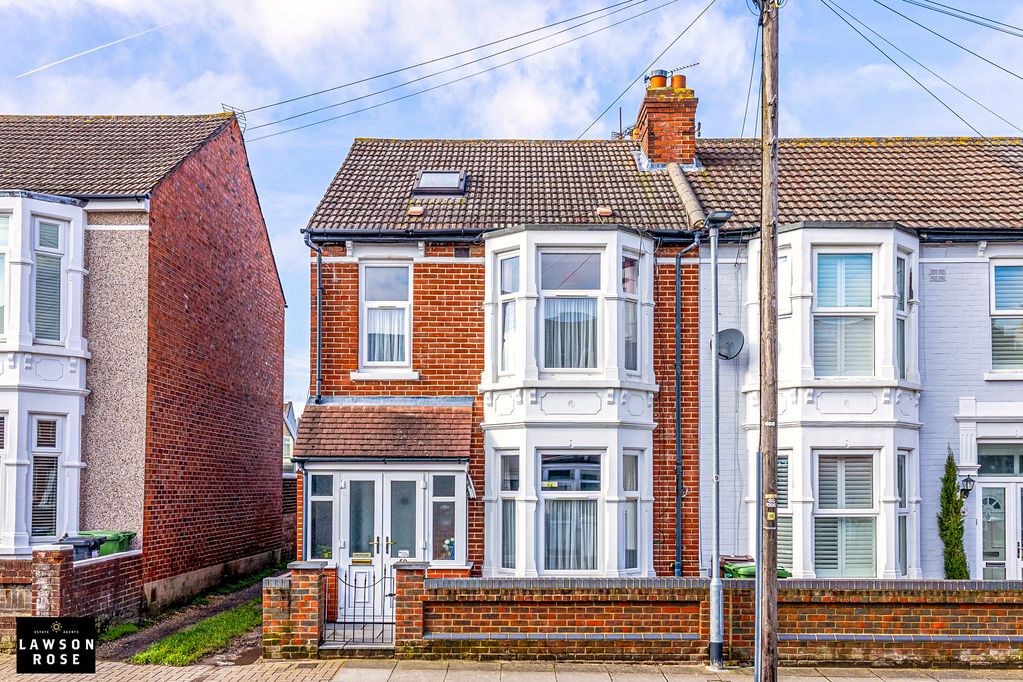 Property photo 1 of 25 .