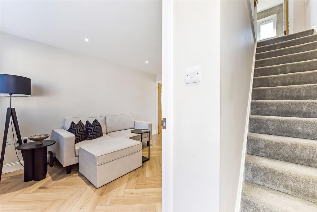 Property photo 3 of 19 Ph34_6248947.Jpg