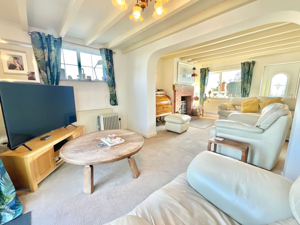 Property photo 3 of 32