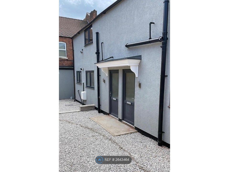 Property photo 1 of 17 Entrance