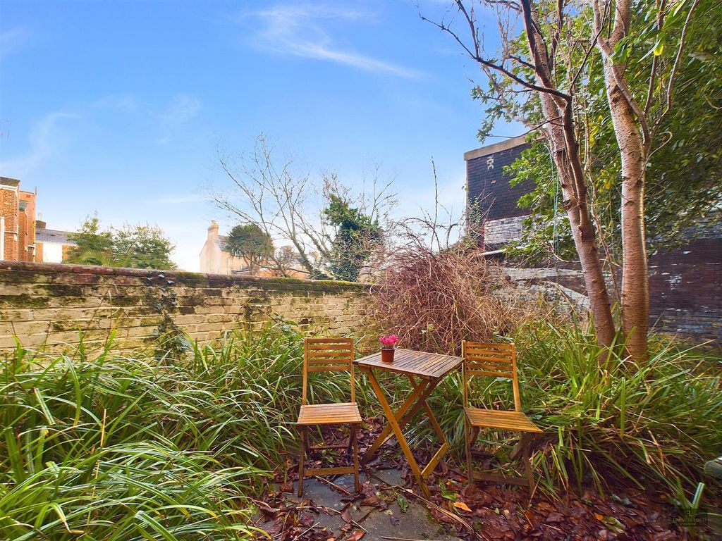 Property photo 3 of 7 Cam02887G0-Pr0371-Still007.Jpg