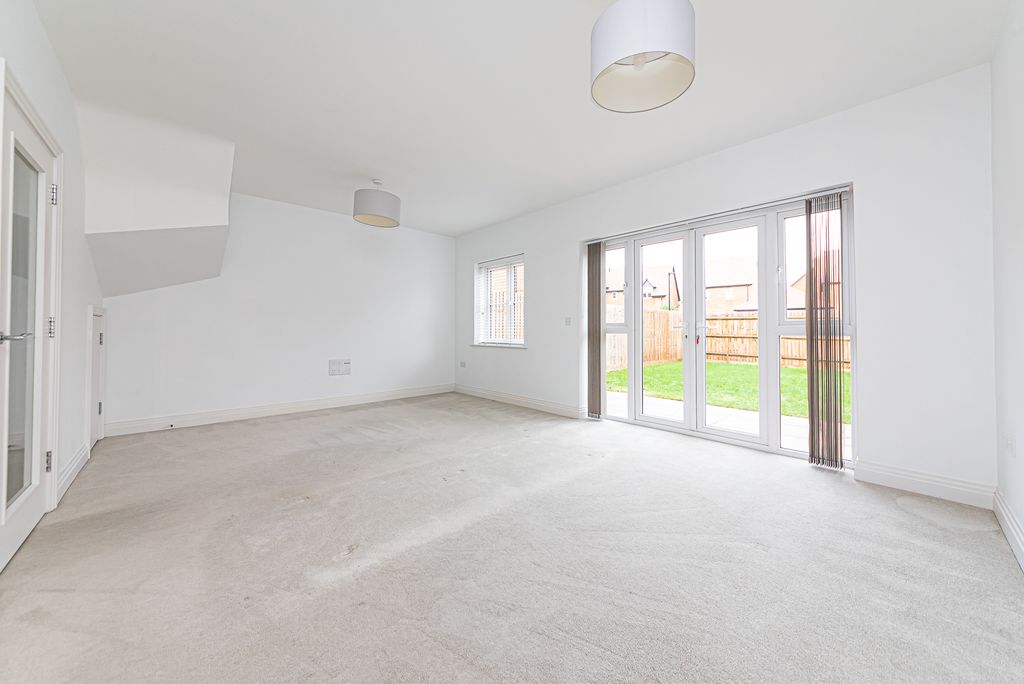 Property photo 3 of 15 Reception Garden View