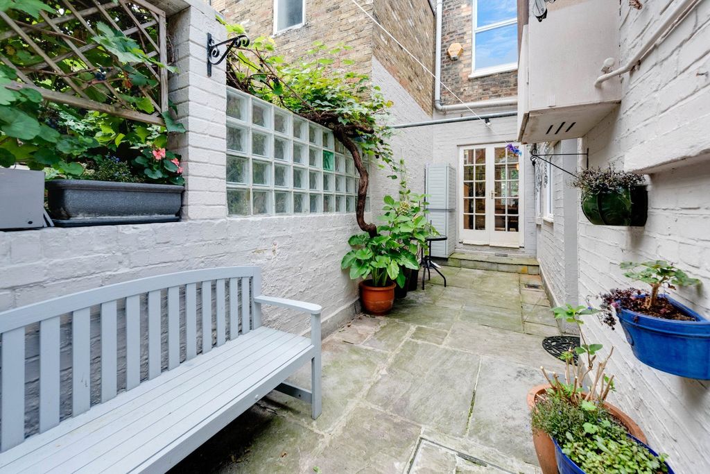 Property photo 2 of 14 Picture No. 24