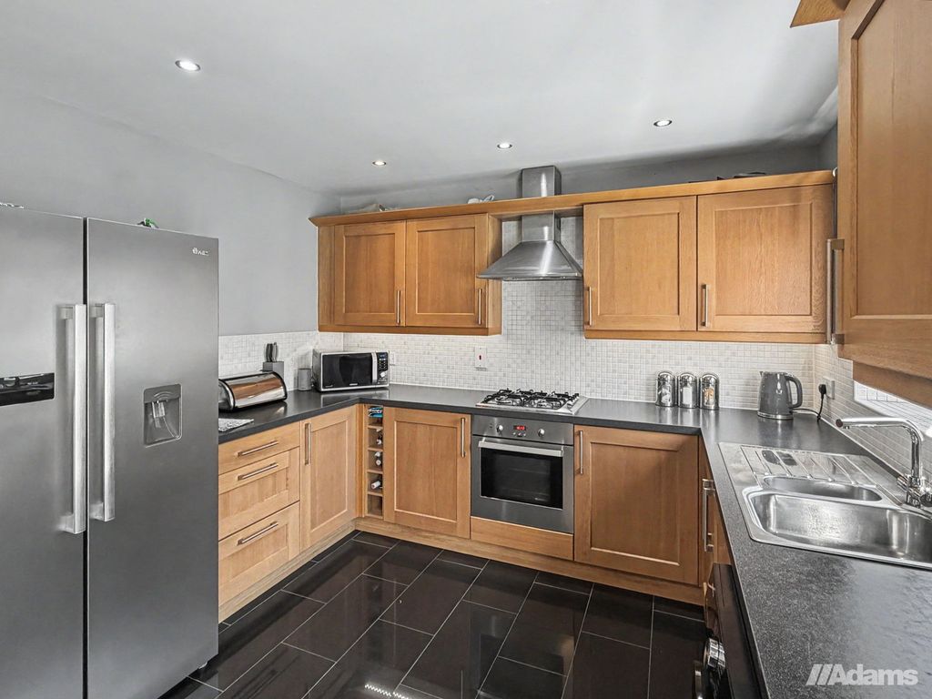 Property photo 2 of 22