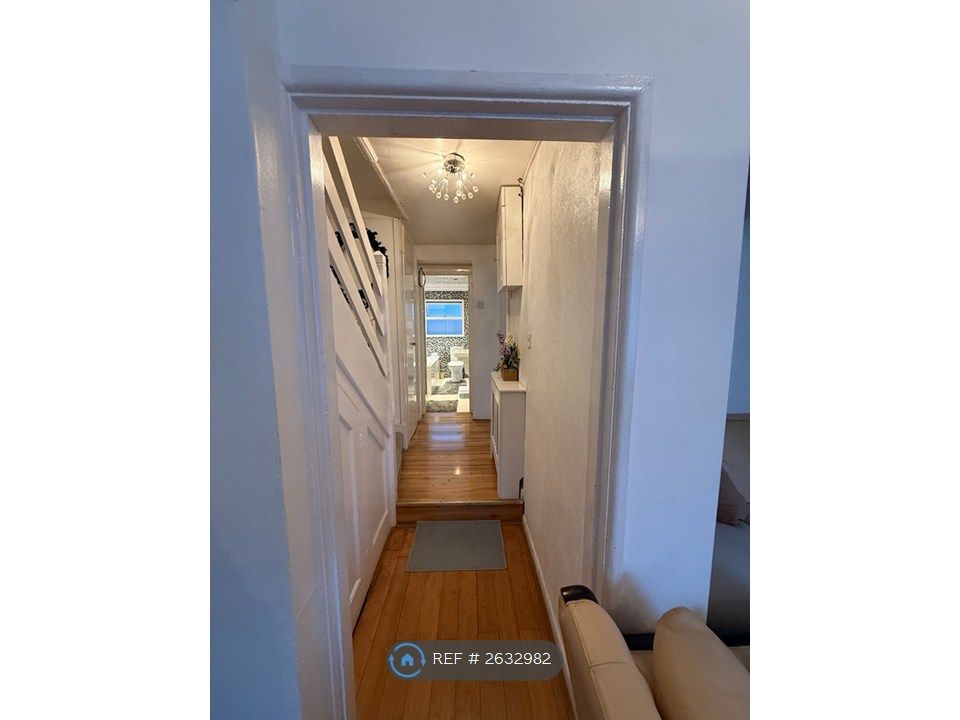 Property photo 3 of 25