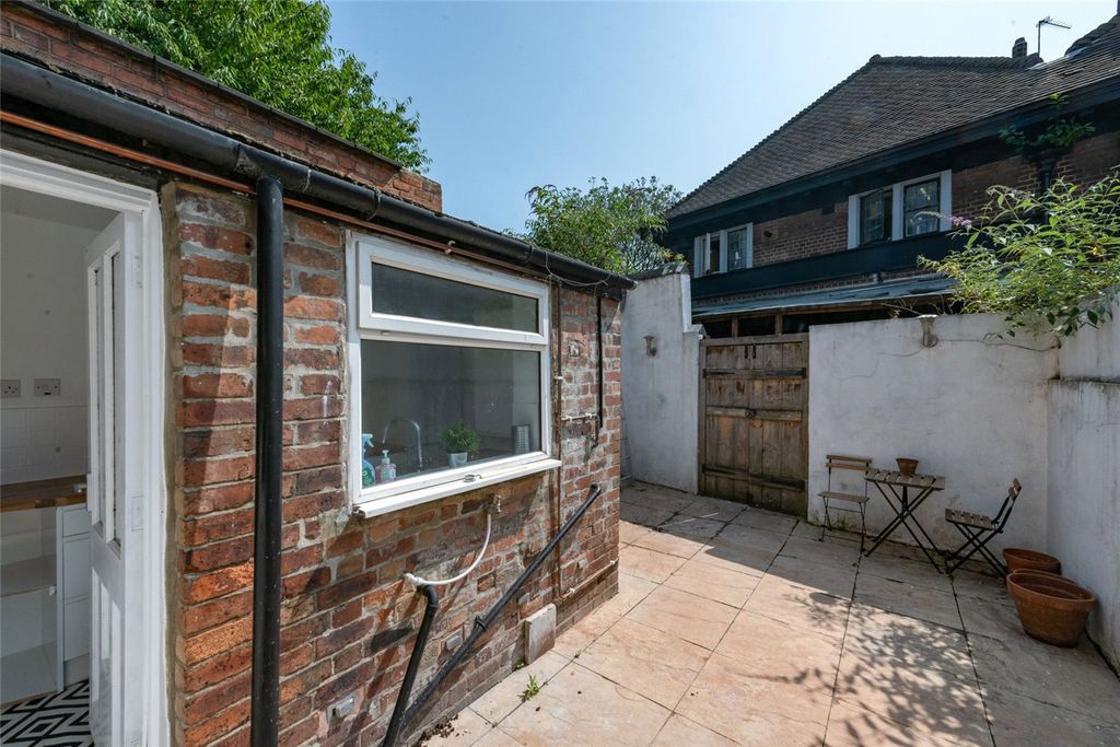 Property photo 2 of 11 Picture No. 01